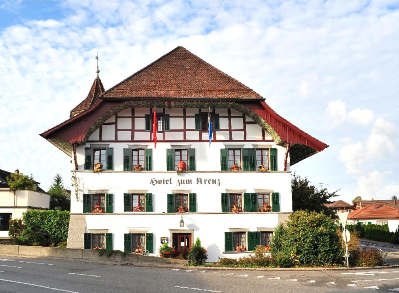 Hotel Zum Kreuz Suhr ภายนอก รูปภาพ